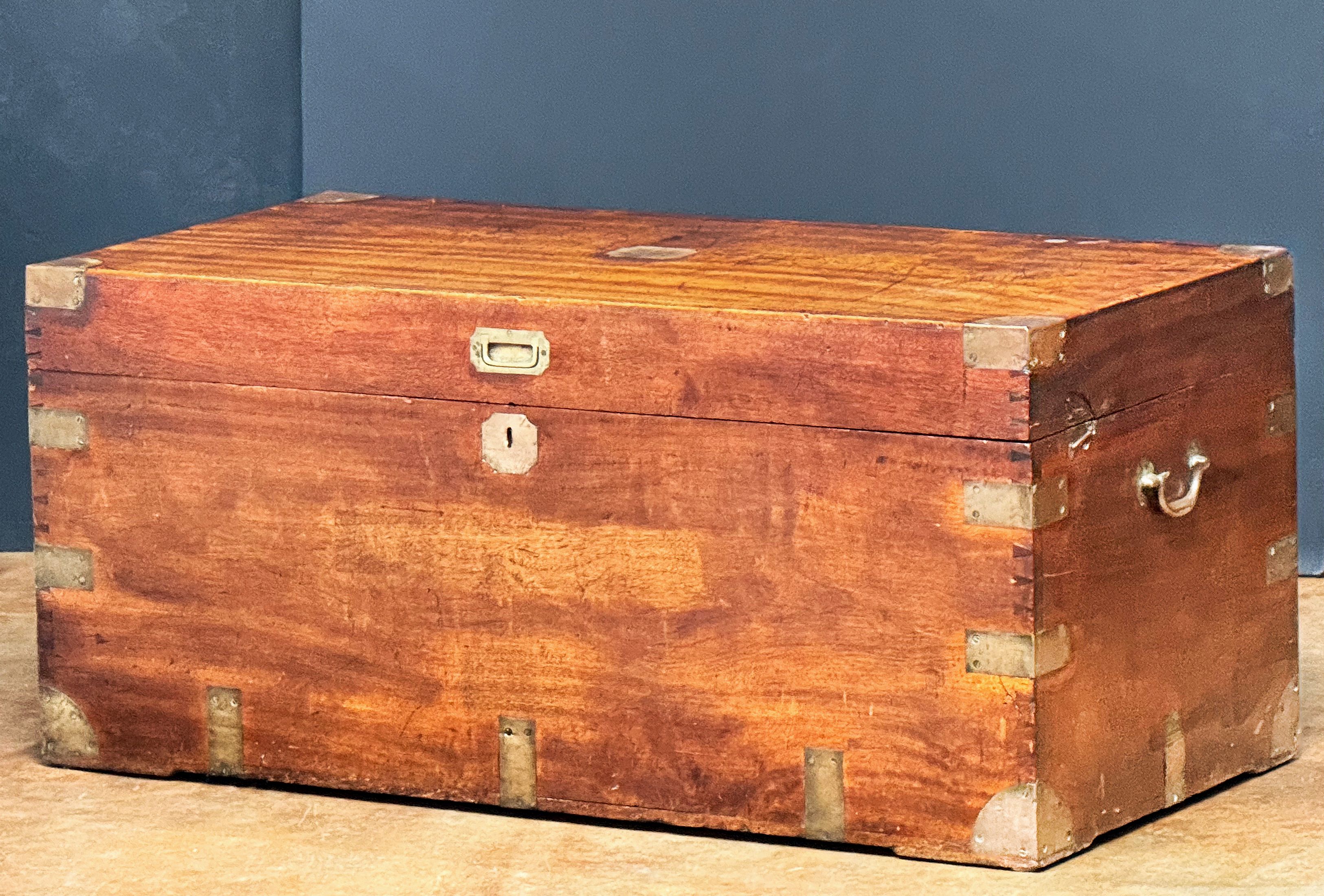 gg707_19th_c__military_chest__main