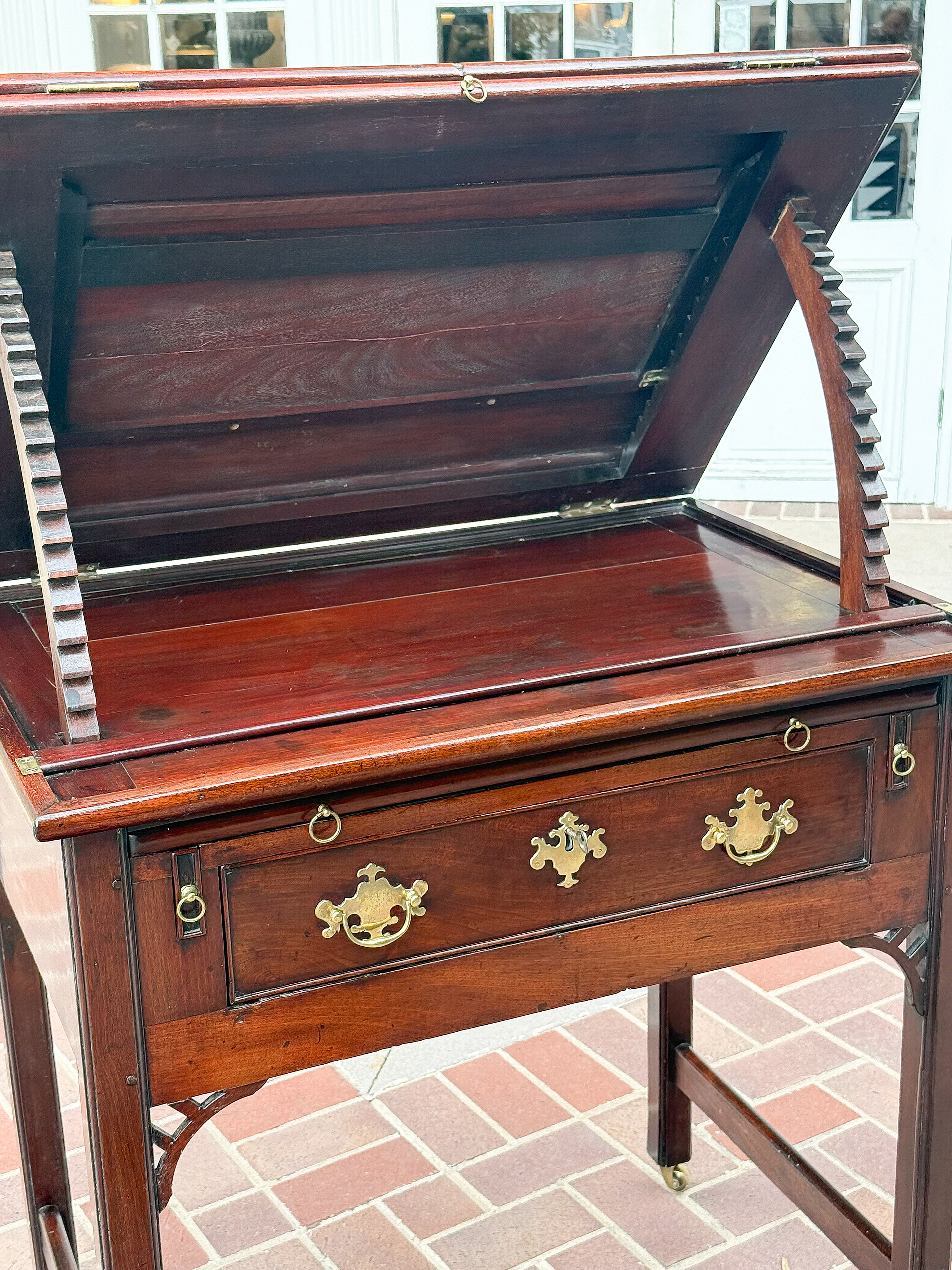 gg712_standing_architects_desk_010