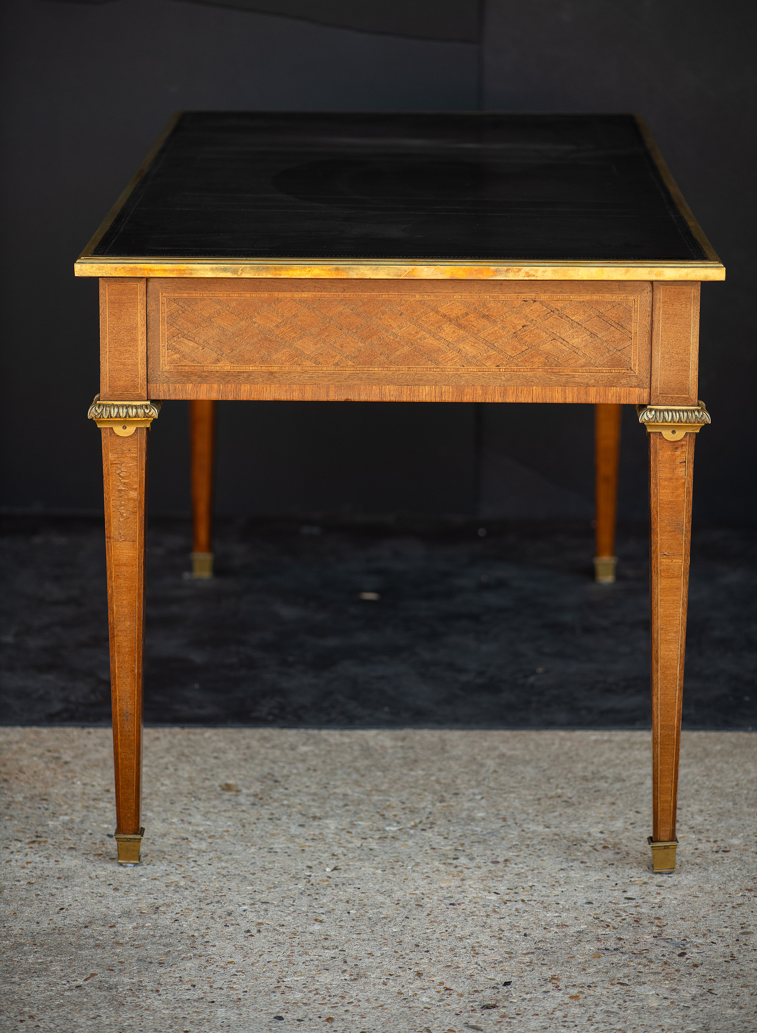 gg714_french_writing_table_with_black_leather_top_012