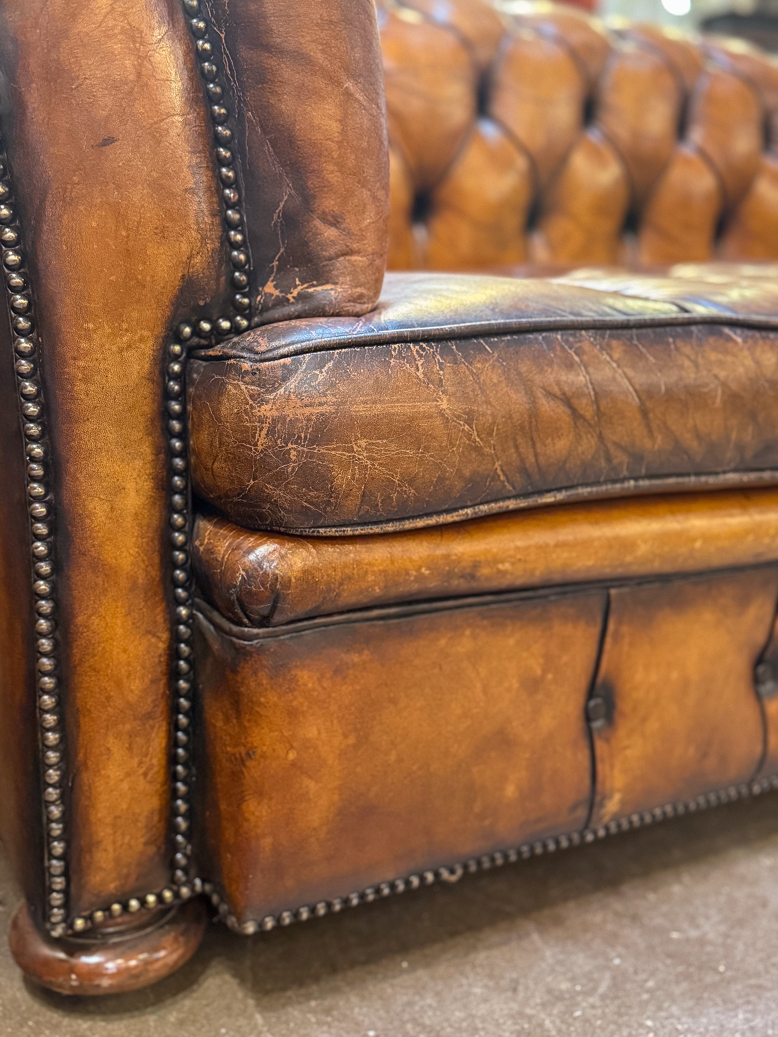 gg722_english_chesterfield_sofa_008