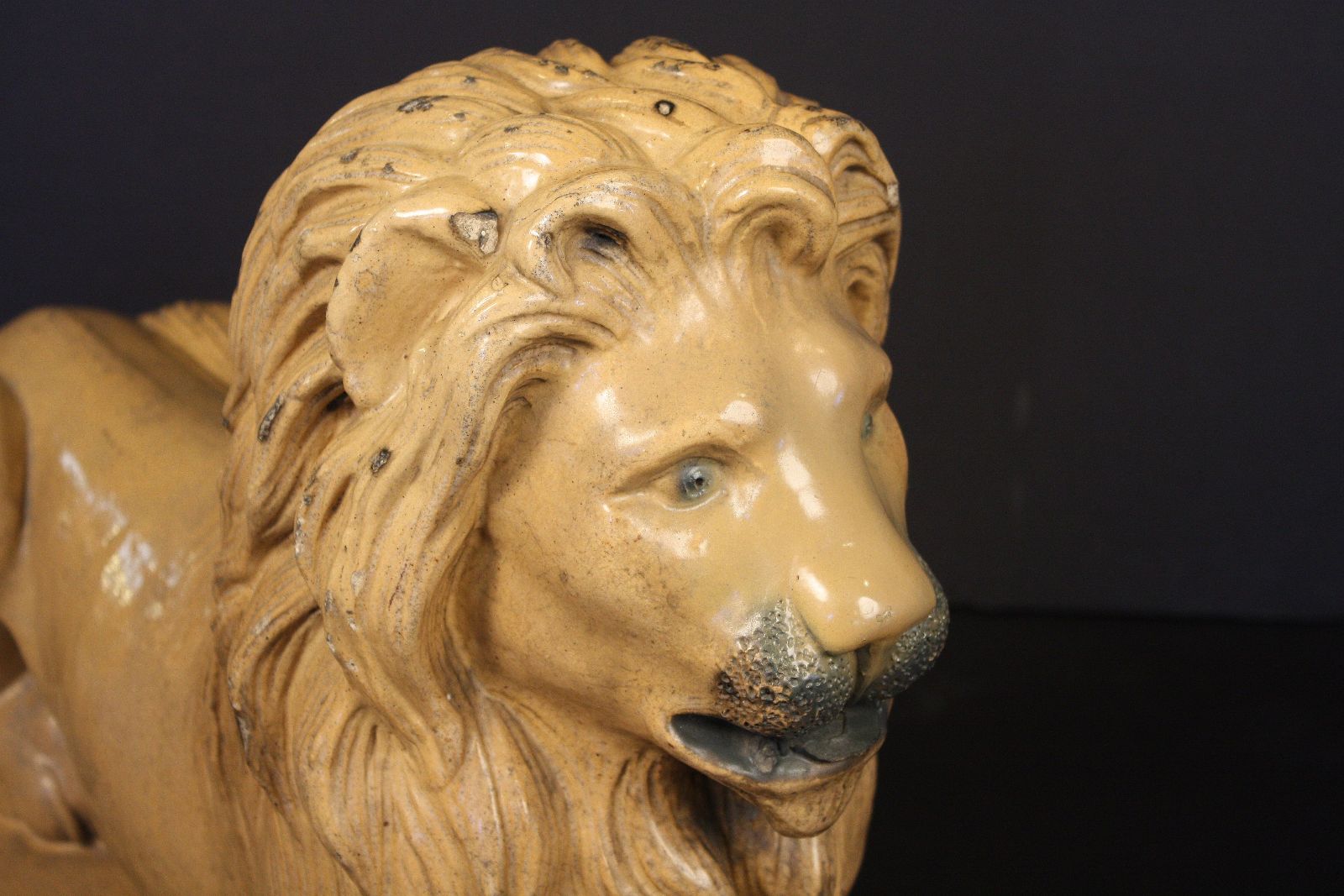 m1034_glazed_stoneware_recumbent_lion_4