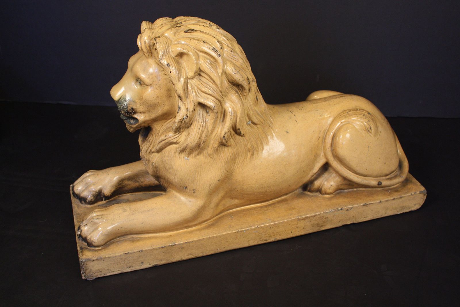 m1034_glazed_stoneware_recumbent_lion_6