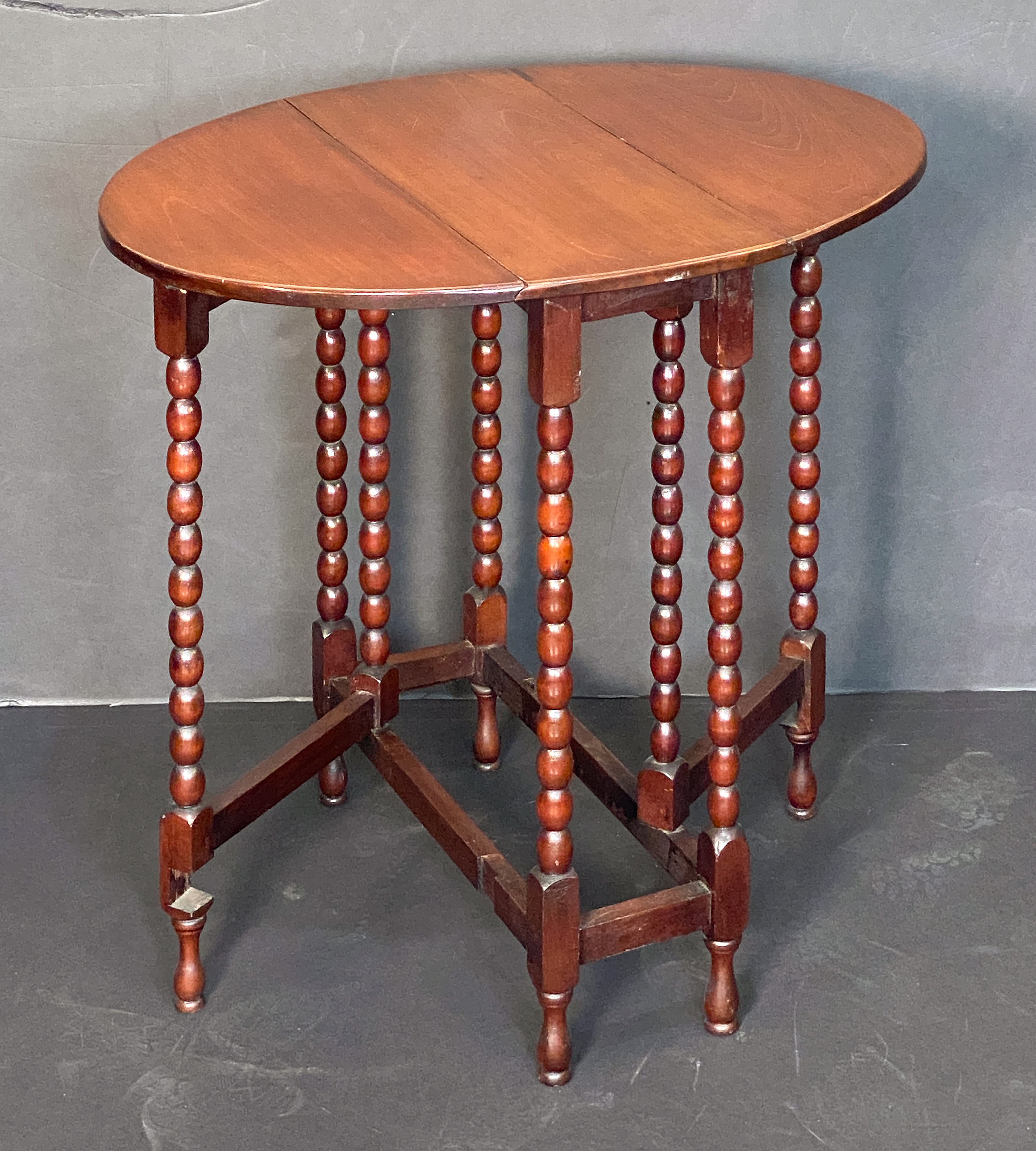 q2313_english_bobbin_table_6