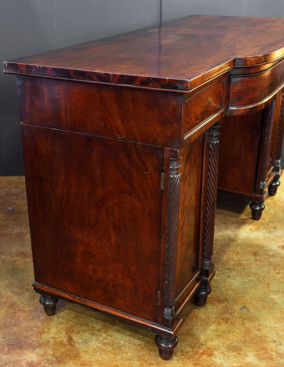 t3364_sideboard_side