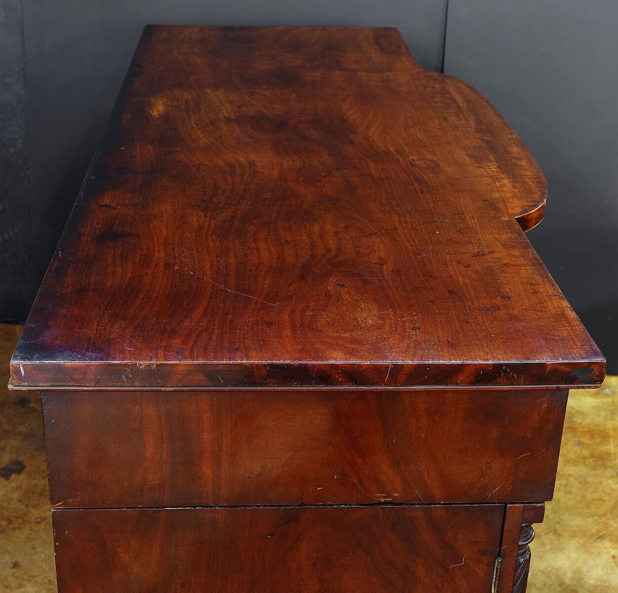 t3364_sideboard_top