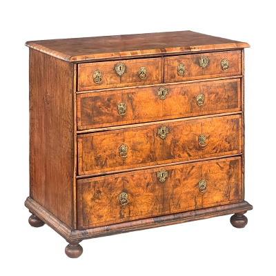 gg640_george_i_chest_of_figured_walnut_l_e_a_d