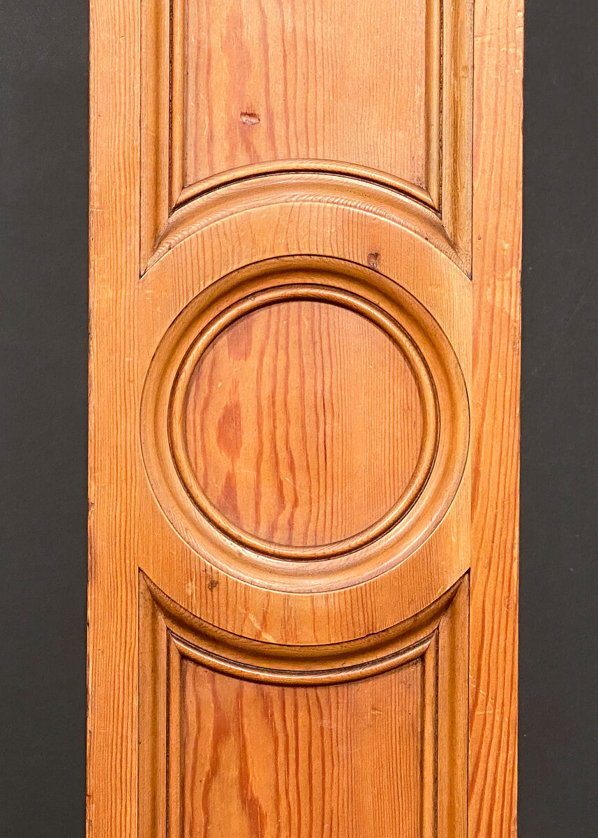 v0592_pine_pedestal_42