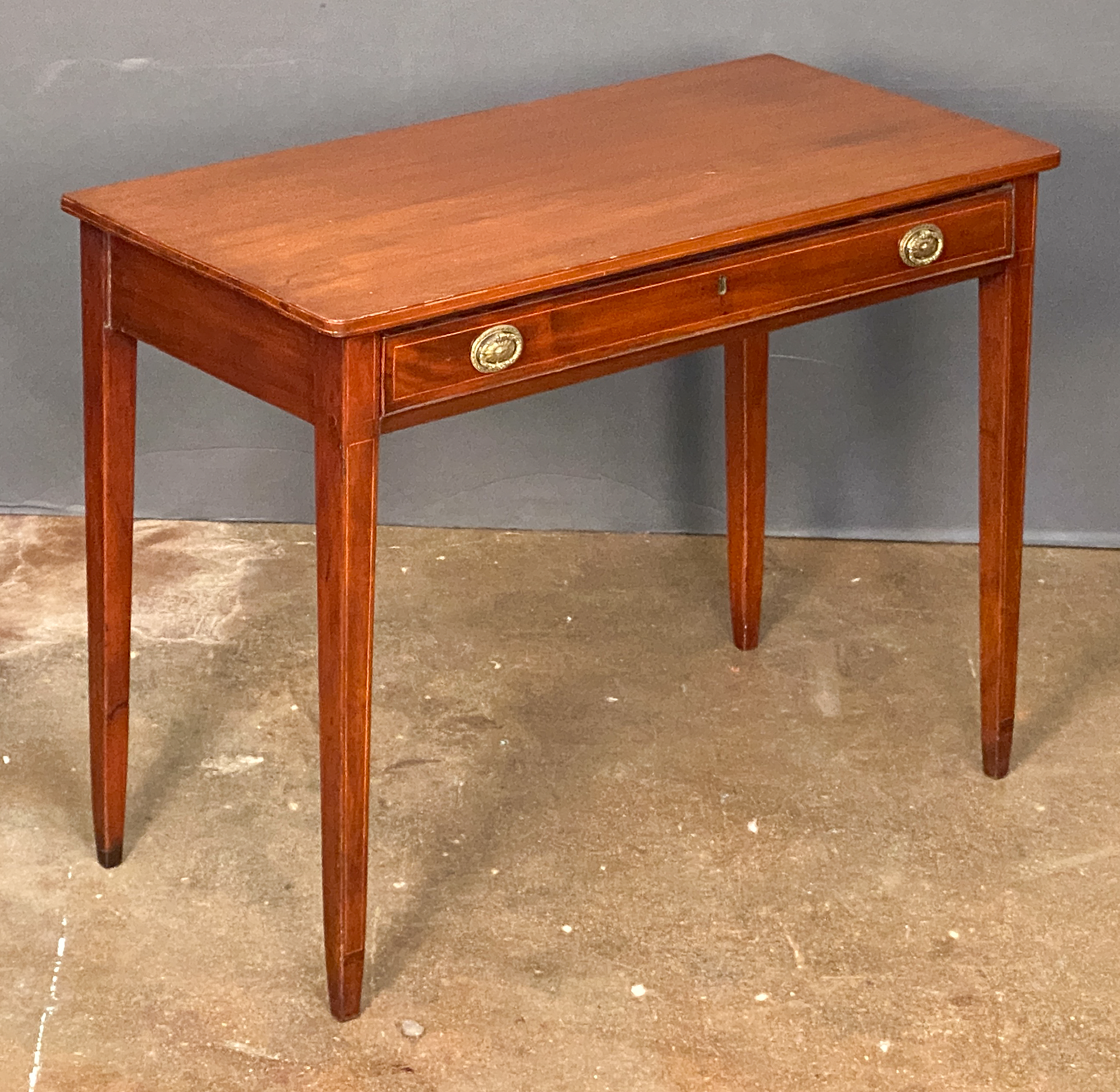 v2334_mahogany_side_table_3_l_e_a_d