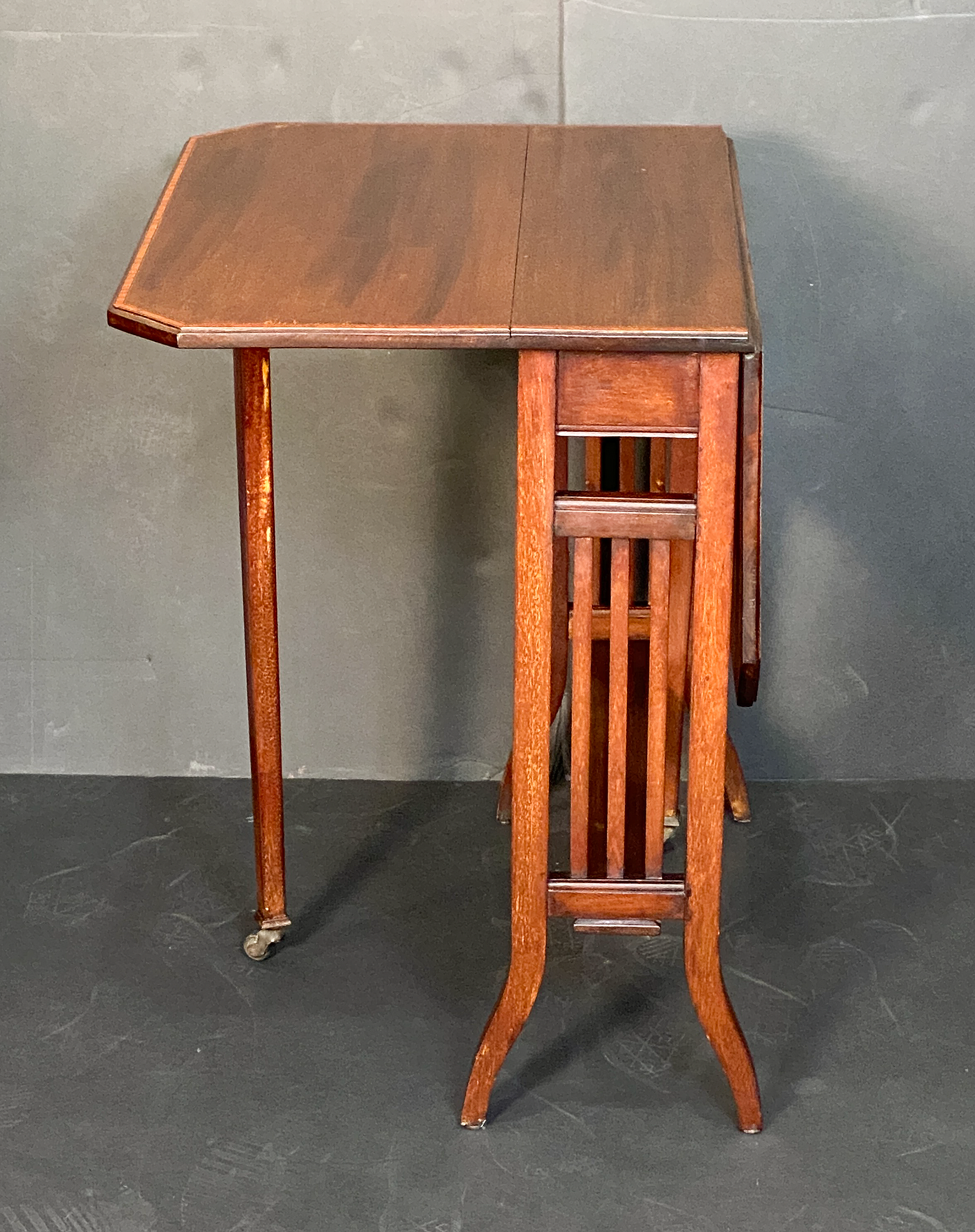 w0370_drop_leaf_table_10