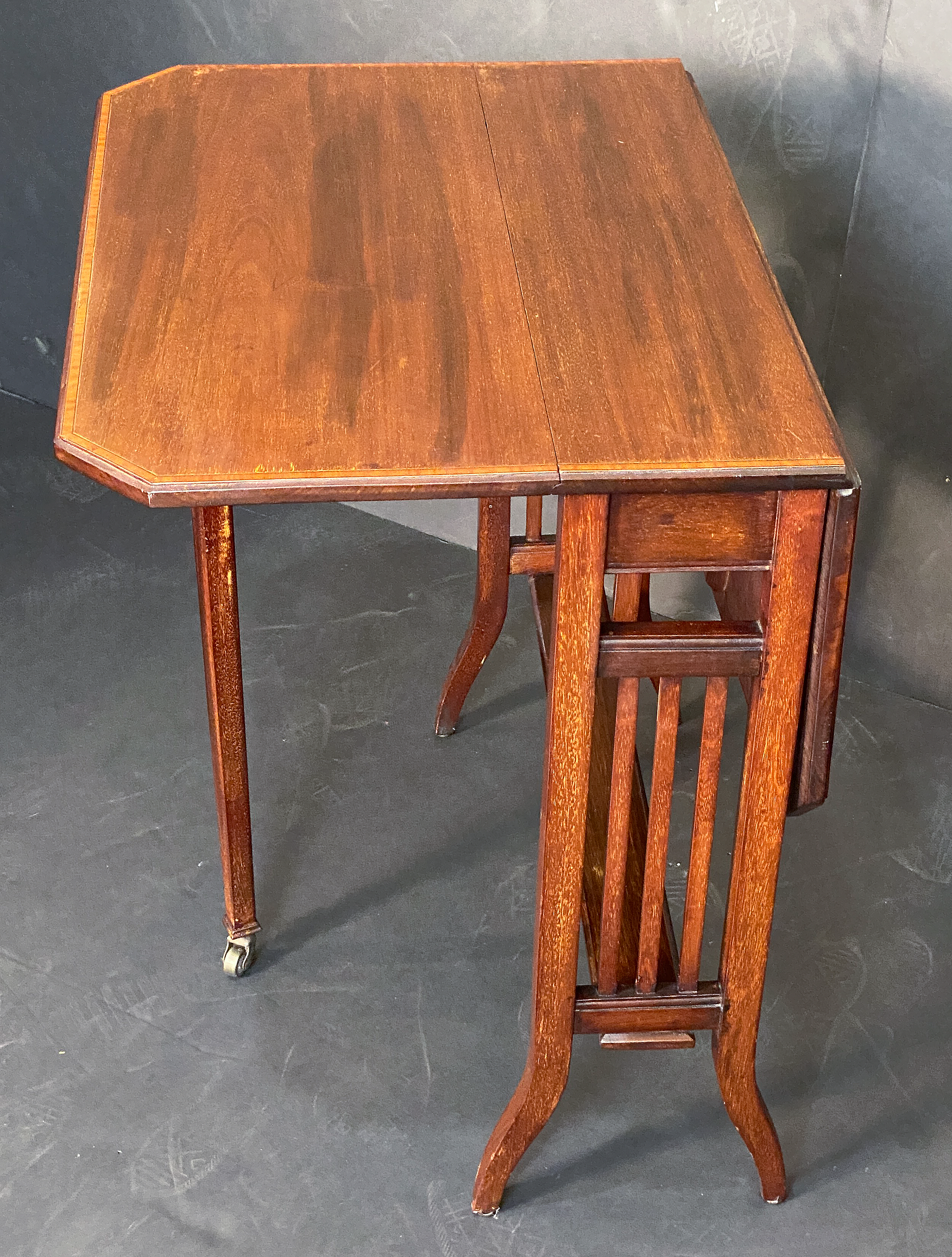 w0370_drop_leaf_table_13