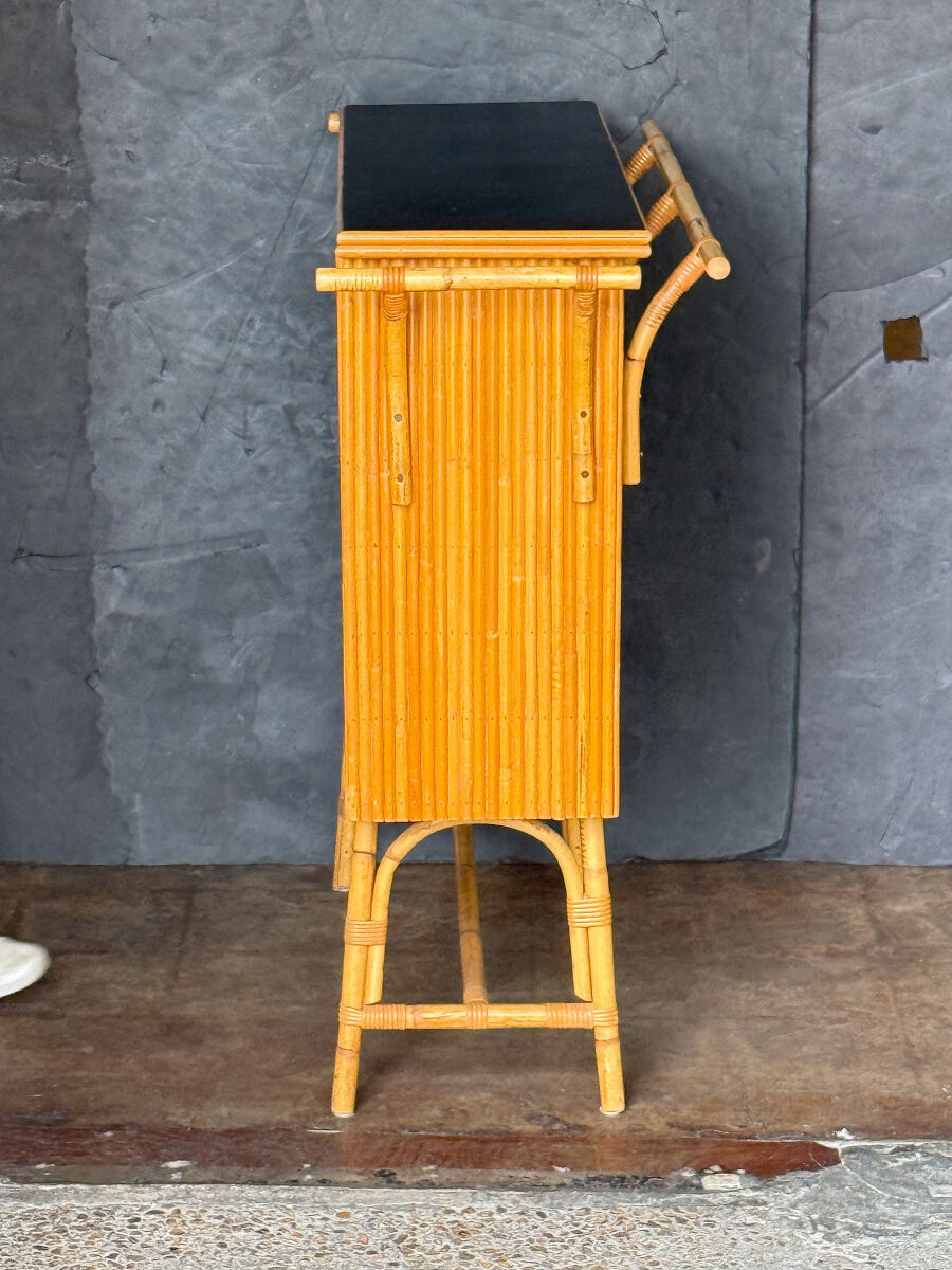 w1080_bamboo_bar_with_leather_top_005