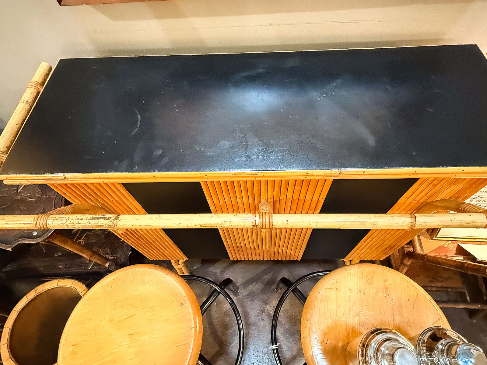 w1080_bamboo_bar_with_leather_top_009