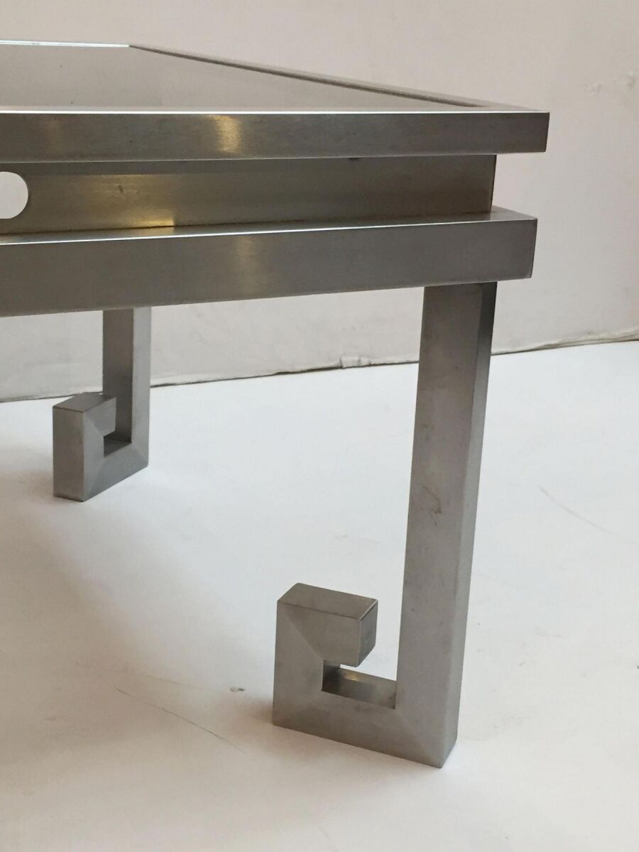 x0385_greek_key_low_table_16