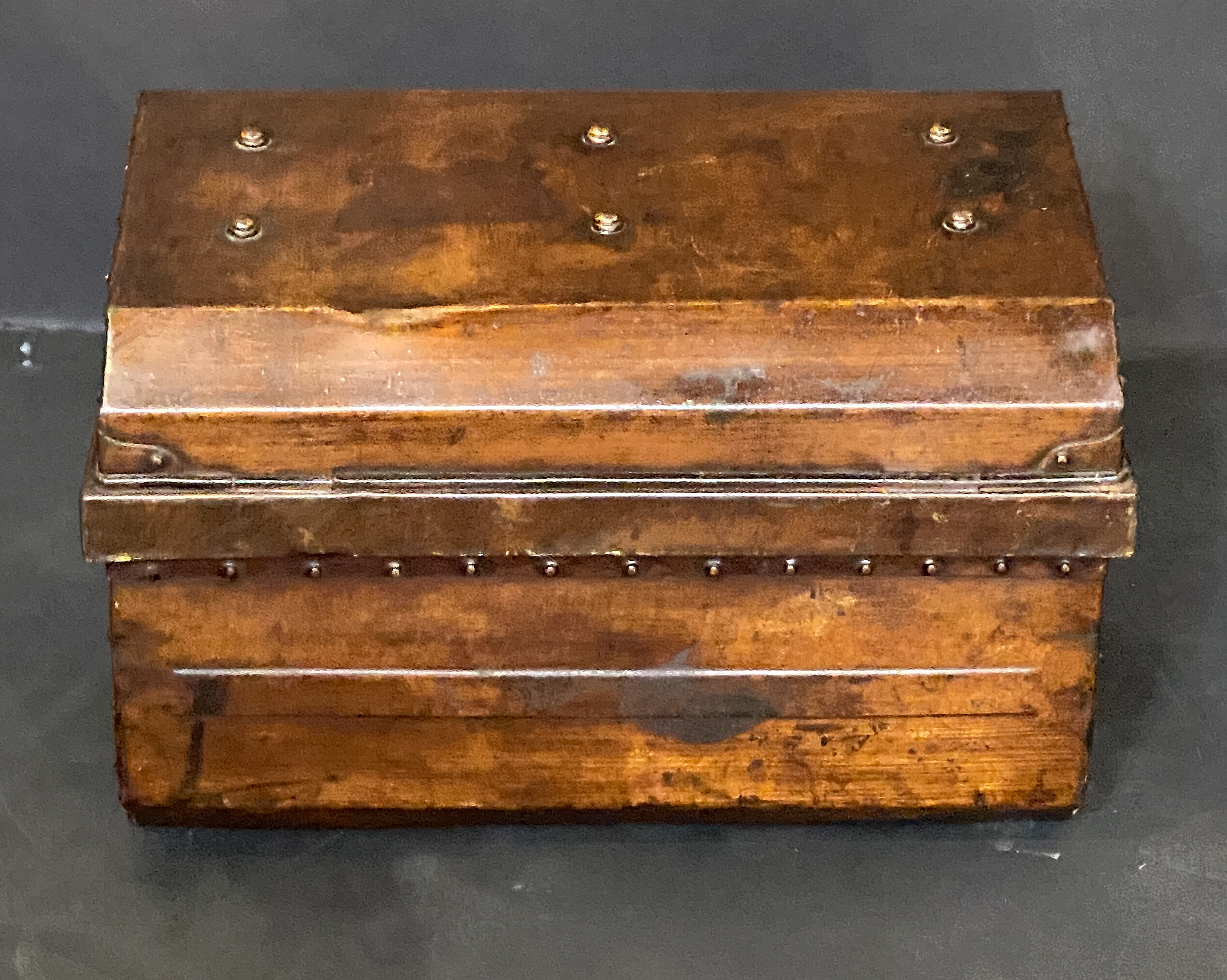 x1067_tin_trunk_13_1167605916