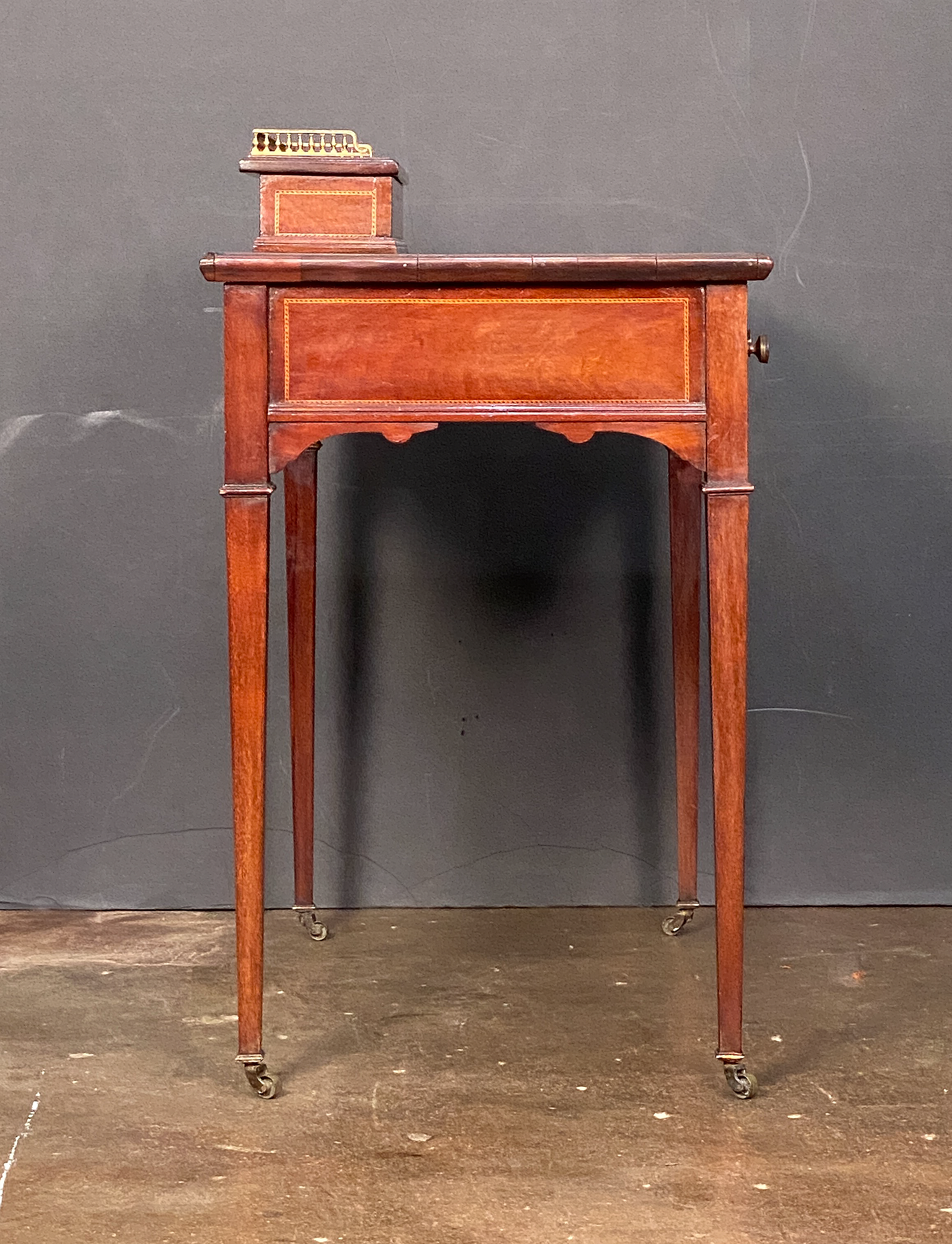 x1184_leather_top_mahogany_desk_54